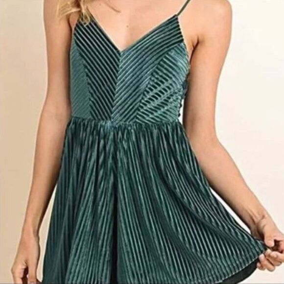 DRESS FORUM | Velvet Romper - Picture 1 of 12